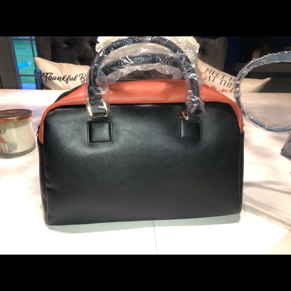 Spacious purse - Picture 2 of 2